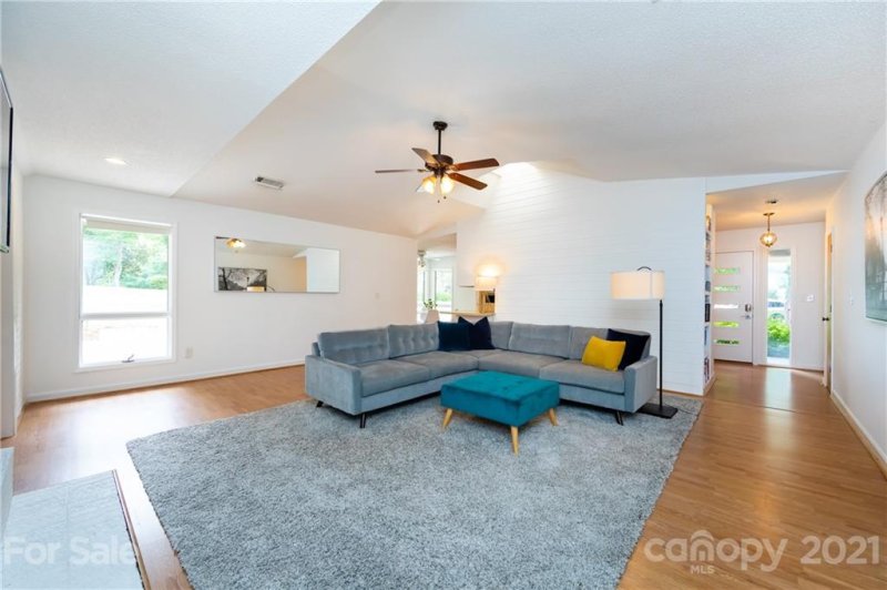 Property image 3 at 7101 Essington Drive, Charlotte, NC 28270