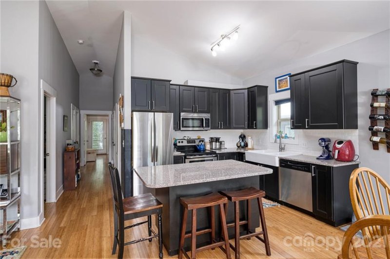 Property image 4 at 98 Vandalia Avenue, Asheville, NC 28806