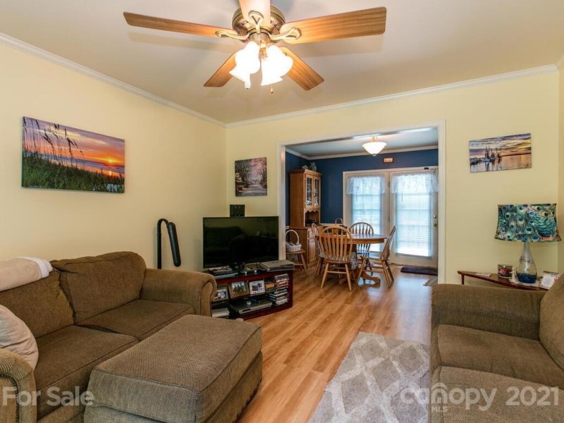 Property image 4 at 7 Marlwood Court, Asheville, NC 28804