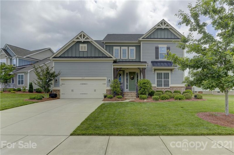 5417 Meadowcroft Way