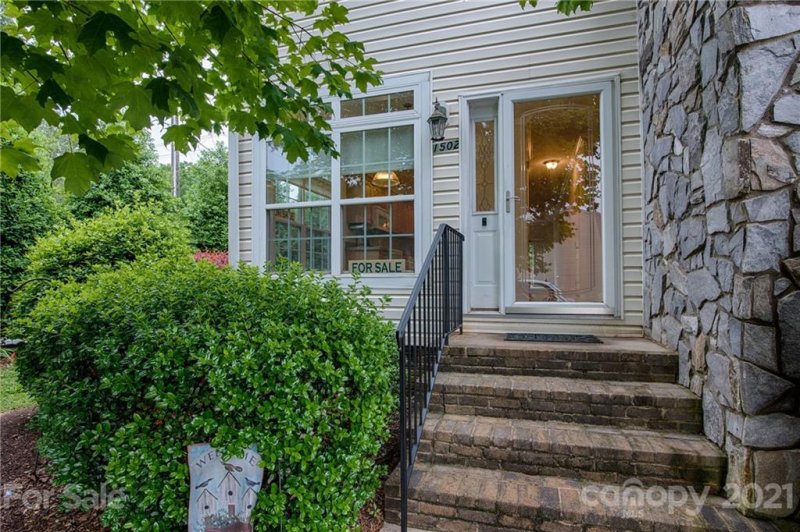 Property image 2 at 1502 Mulberry Ridge Drive, Newton, NC 28658