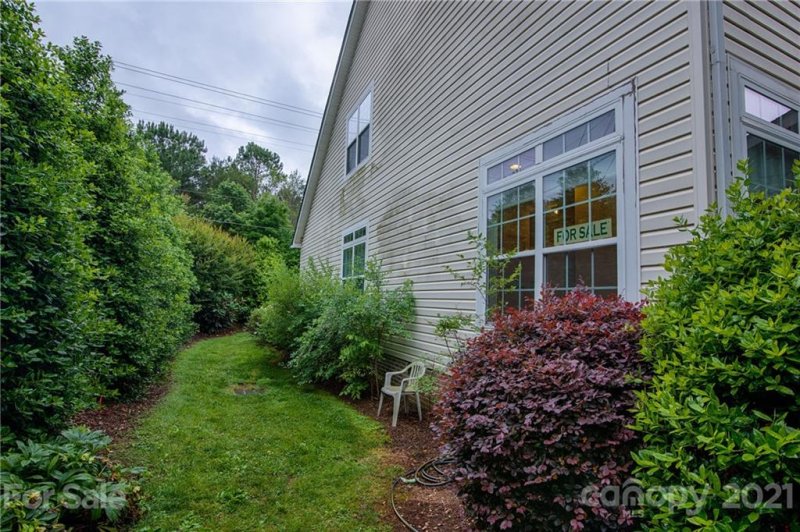 Property image 3 at 1502 Mulberry Ridge Drive, Newton, NC 28658