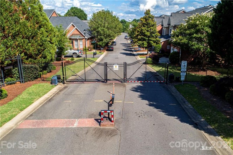 Property image 3 at 112 Villa Lake Drive, Fort Mill, SC 29708