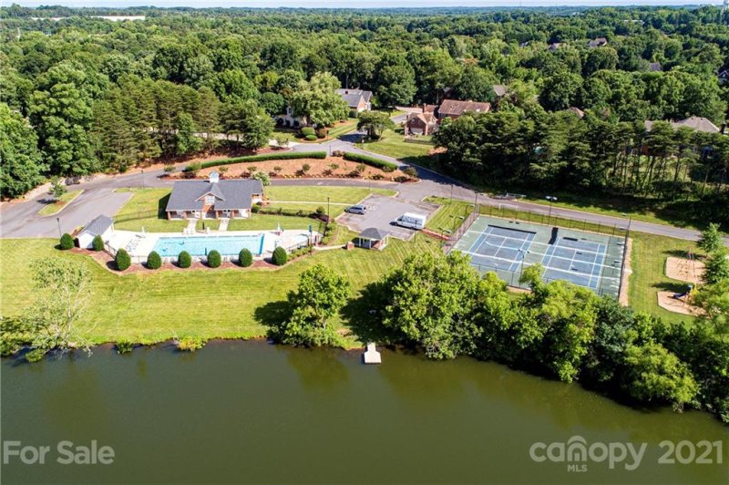 Property image 5 at 112 Villa Lake Drive, Fort Mill, SC 29708