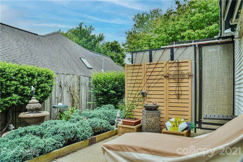 Property image 4 at 48 Honeycomb Circle, Swannanoa, NC 28778