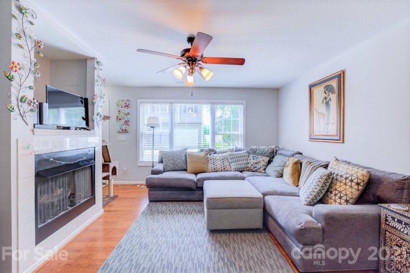 Property image 3 at 84 Rotunda Circle, Asheville, NC 28806