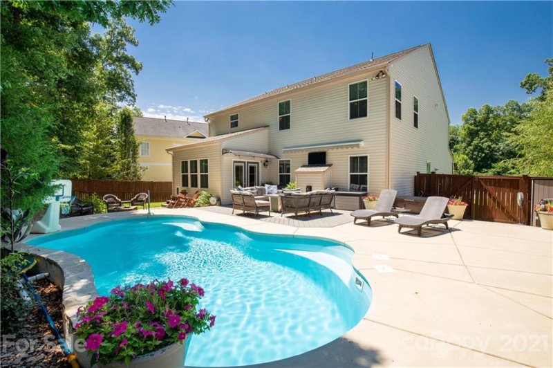 Property image 2 at 440 Leaf Arbor Court, Lake Wylie, SC 29710