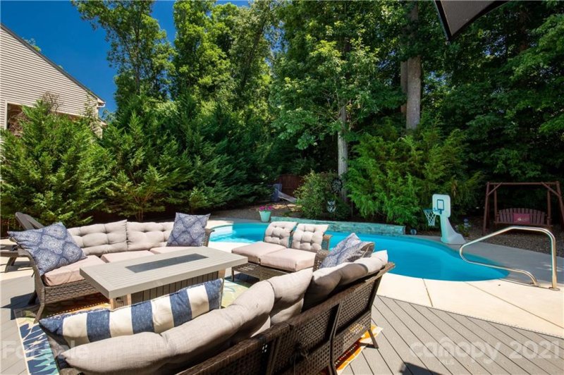 Property image 3 at 440 Leaf Arbor Court, Lake Wylie, SC 29710