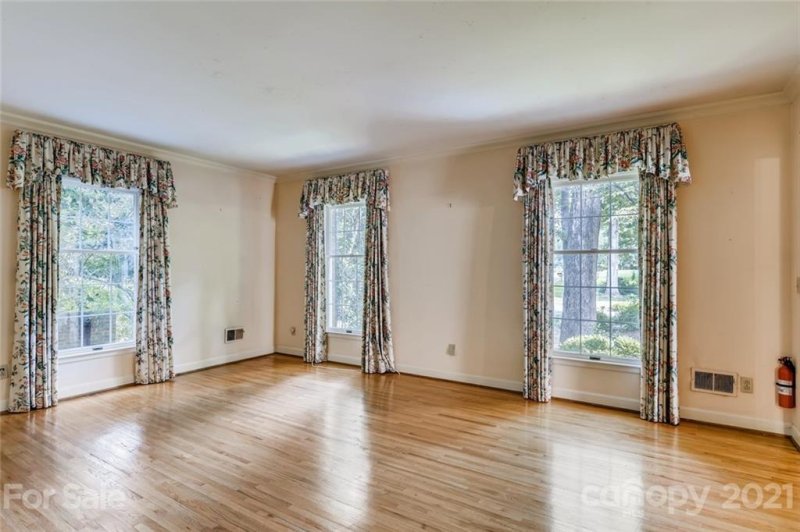 Property image 4 at 523 Robmont Road, Charlotte, NC 28270