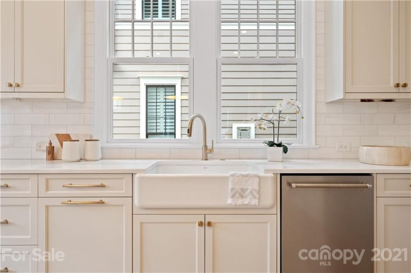 Property image 3 at 2414 Marshall Place, Charlotte, NC 28203