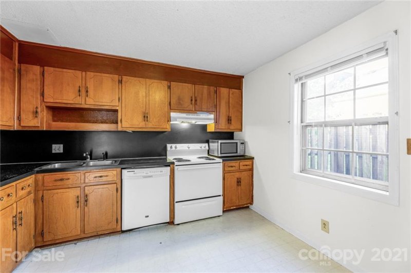 Property image 4 at 1300 Larchmont Place, Salisbury, NC 28144