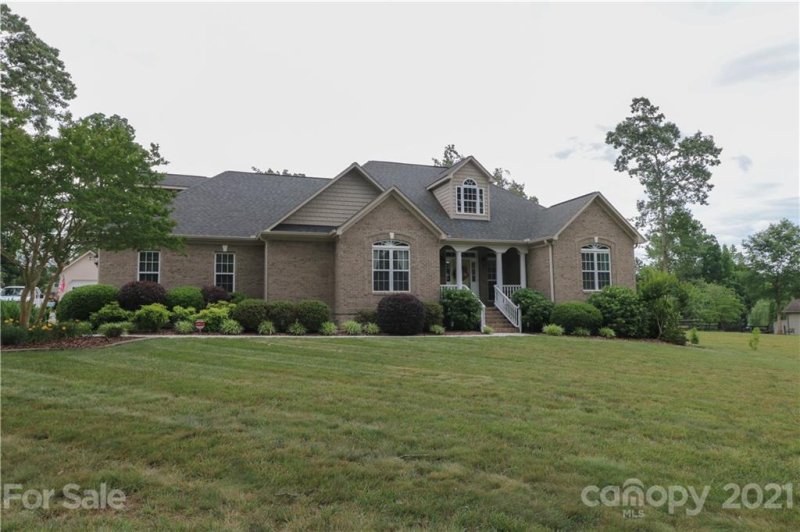 Property image 3 at 1088 Oakbluff Drive, Salisbury, NC 28147