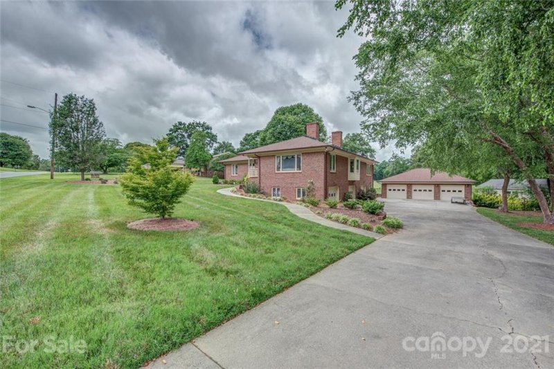 Property image 4 at 1419 Stoneyridge Drive, Charlotte, NC 28214