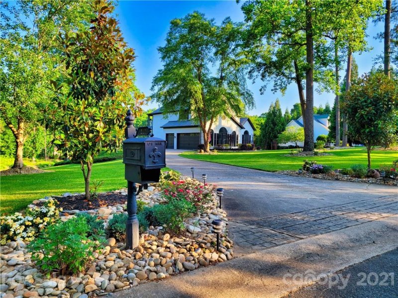 Property image 2 at 211 Bullfinch Road, Mooresville, NC 28117