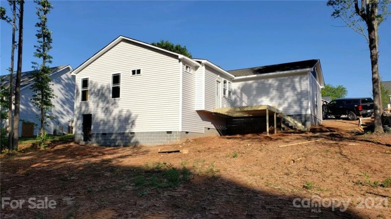 Property image 2 at 1658 Farmington Hills Drive, Conover, NC 28613