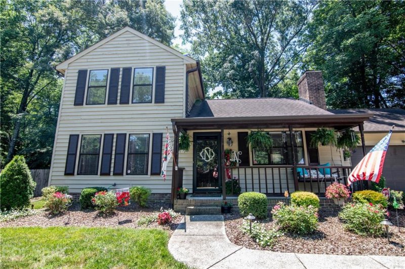 Property image 2 at 6301 Whitewater Drive, Charlotte, NC 28214