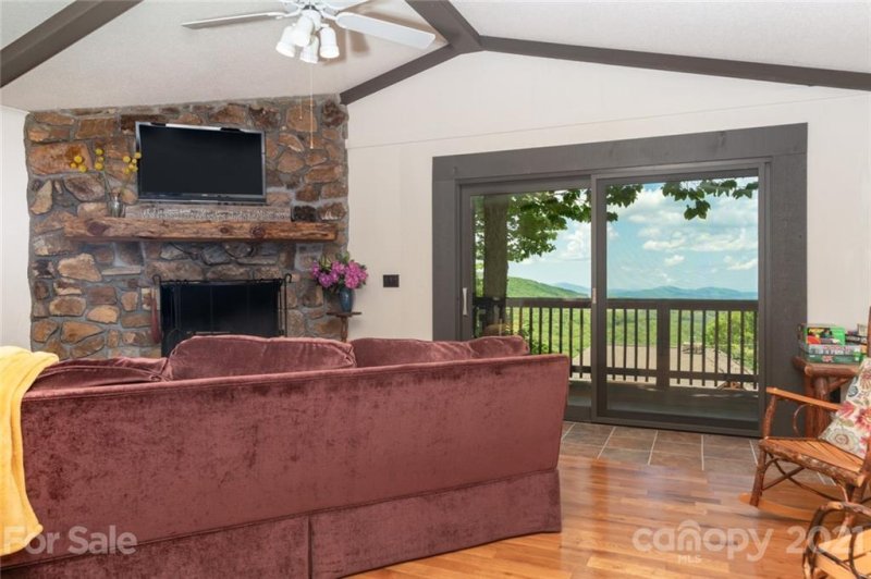 Property image 2 at 115 Hummingbird Lane, Beech Mountain, NC 28604