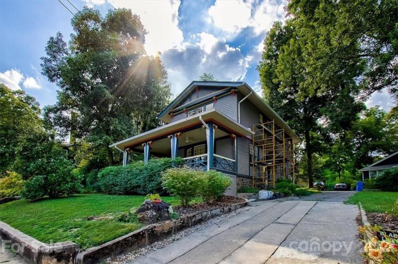 Property image 3 at 131 W Chestnut Street, Asheville, NC 28801