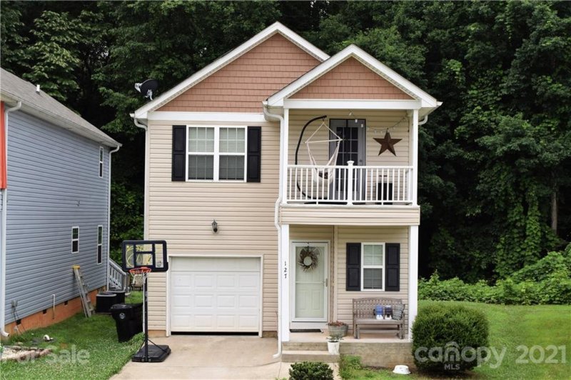 Property image 2 at 127 High Bluff Circle, Mooresville, NC 28115