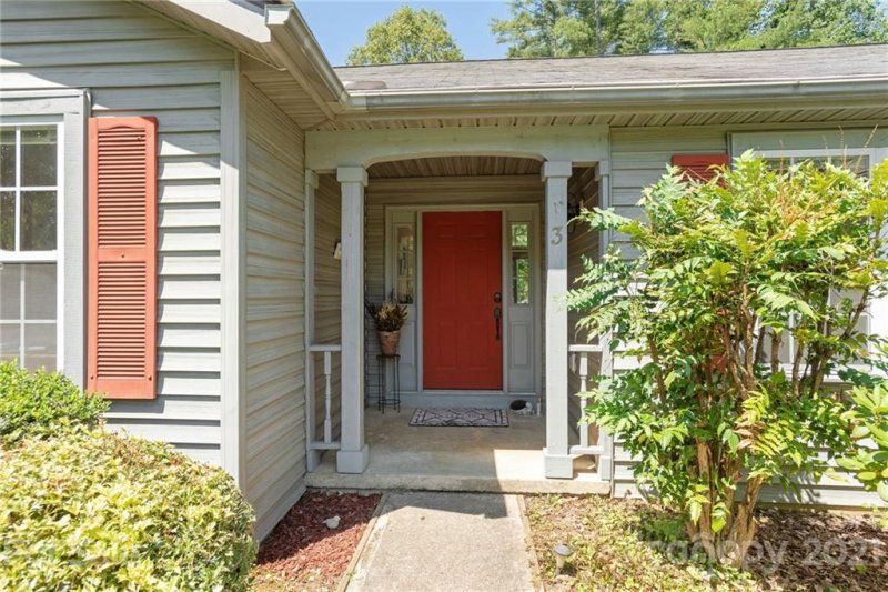 Property image 3 at 3 Tall Pines Road, Hendersonville, NC 28739