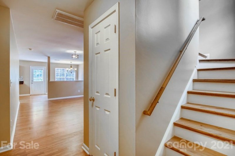 Property image 4 at 8736 Sharonbrook Drive, Charlotte, NC 28210