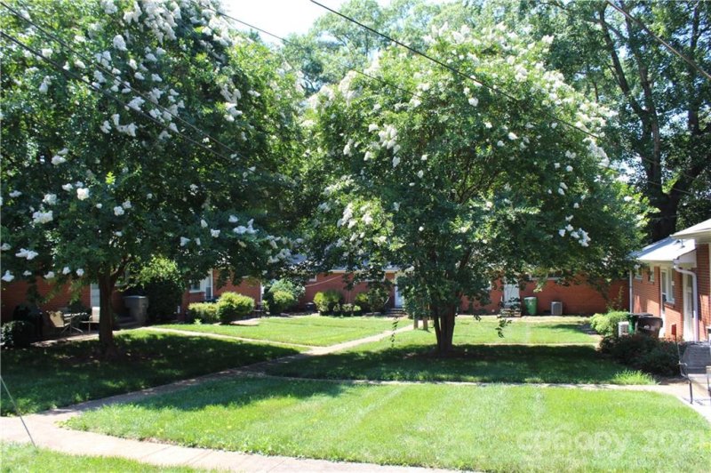 Property image 4 at 4304 Randolph Road, Charlotte, NC 28211