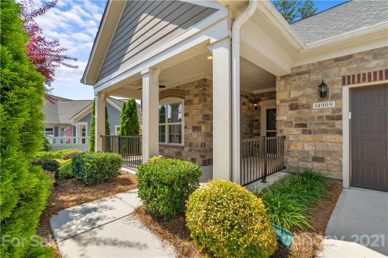 Property image 2 at 14909 Dewpoint Place, Huntersville, NC 28078