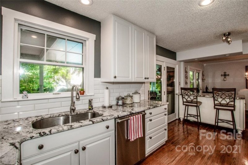 Property image 3 at 131 Lakeshore Drive, Mooresville, NC 28117