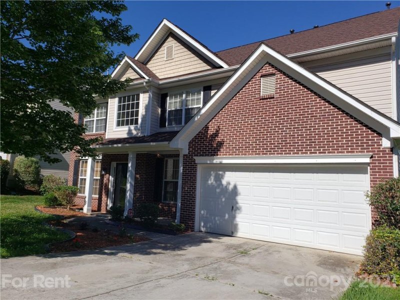 Property image 2 at 9820 Jeanette Circle, Charlotte, NC 28213