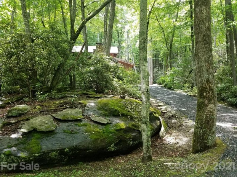 Property image 2 at 6116 Upper Creek Drive, Newland, NC 28657