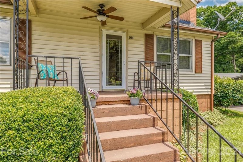 Property image 2 at 104 North Street, High Shoals, NC 28077