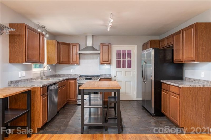 Property image 3 at 132 30th Avenue, Hickory, NC 28601