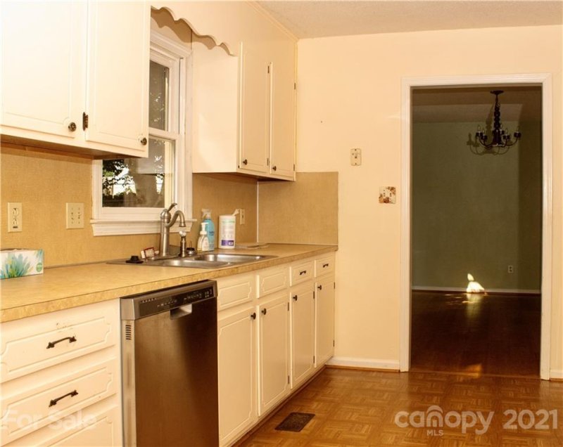 Property image 4 at 1180 Hidden Creek Circle, Hickory, NC 28602