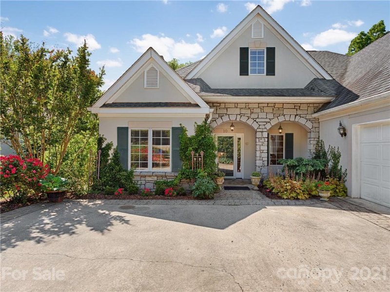 Property image 2 at 10 Clovelly Way, Asheville, NC 28803