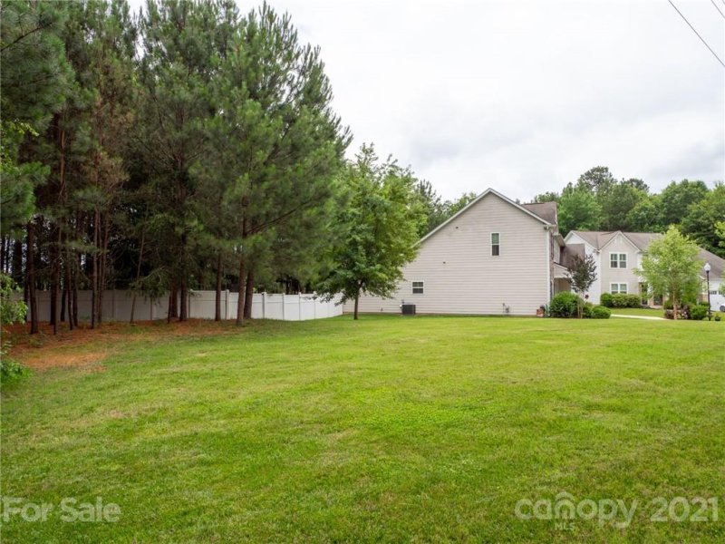 Property image 4 at 3074 Robusta Court, Gastonia, NC 28056