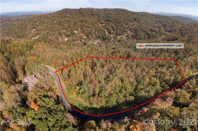 Property image 2 at 232 Solomon Circle, Hendersonville, NC 28739