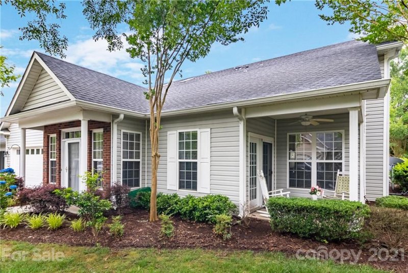 Property image 2 at 8704 Richmond Hill Court, Charlotte, NC 28277