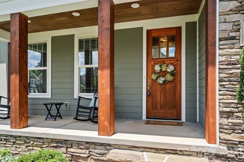 Property image 2 at 3905 12th Street, Hickory, NC 28601