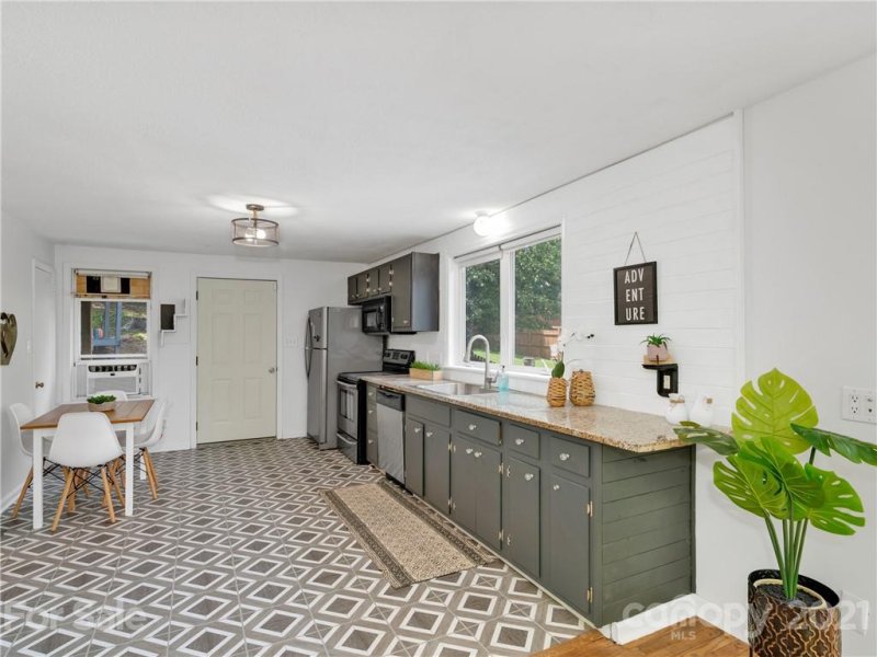 Property image 5 at 74 Johnston Boulevard, Asheville, NC 28806