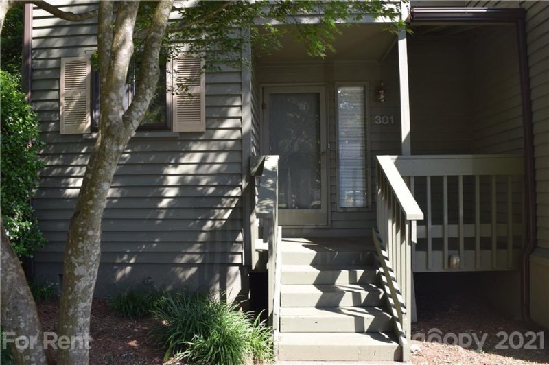 Property image 2 at 4340 Center Street, Hickory, NC 28601