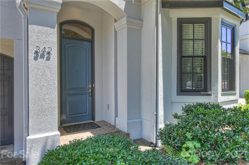 Property image 2 at 342 Wendover Heights Circle, Charlotte, NC 28211