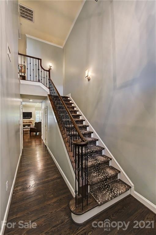 Property image 3 at 342 Wendover Heights Circle, Charlotte, NC 28211