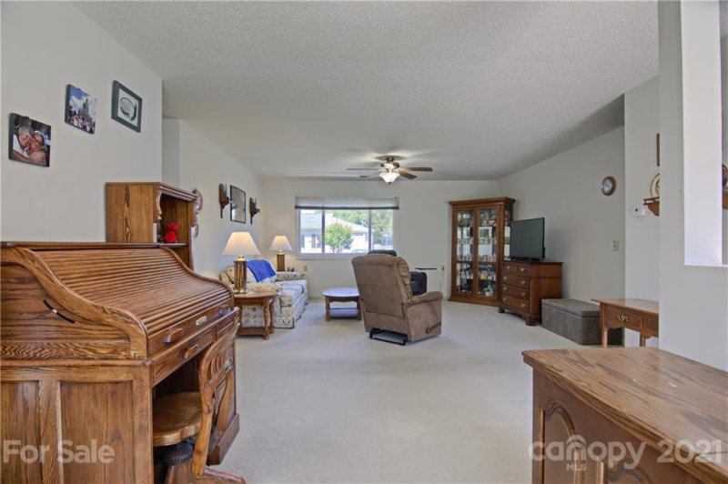 Property image 3 at 125 Derbyshire Drive, Hendersonville, NC 28792