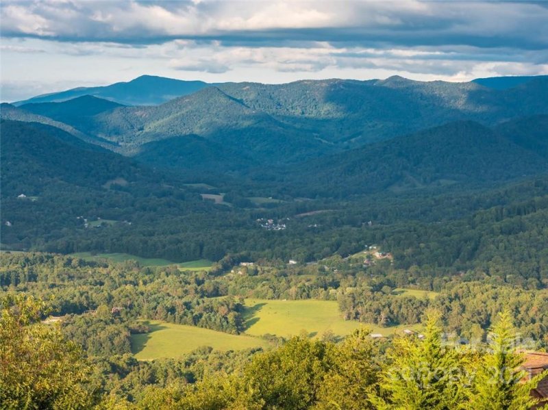 Property image 2 at 289 Serenity Ridge Trail, Asheville, NC 28804