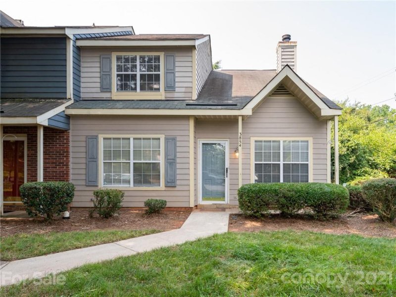 Property image 3 at 3854 Mosscroft Lane, Charlotte, NC 28215