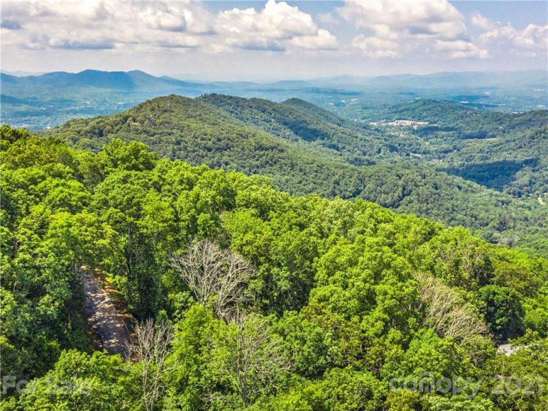 Property image 3 at 65 Skycliff Drive, Asheville, NC 28804