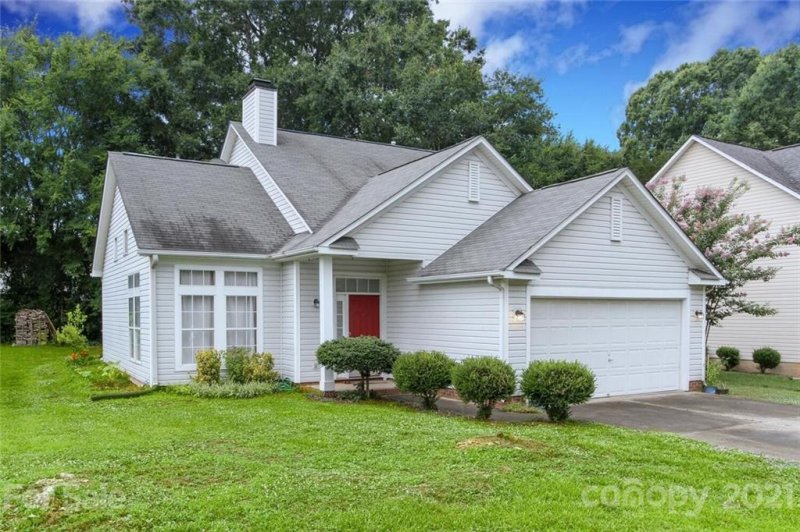 Property image 2 at 9532 Nettle Drive, Charlotte, NC 28216