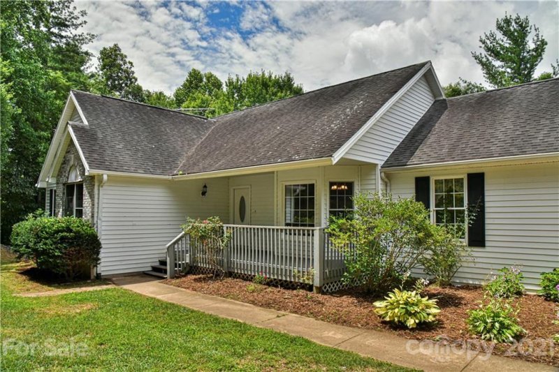 Property image 2 at 21 Moriah Lane, Asheville, NC 28803