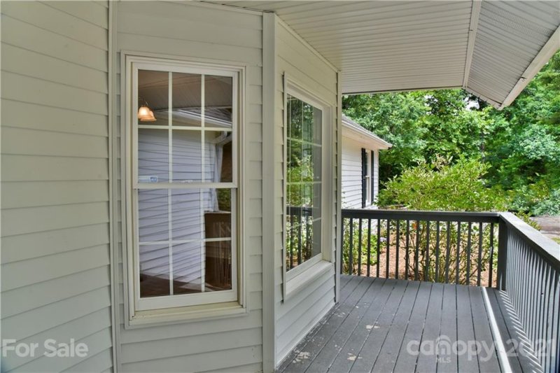 Property image 4 at 21 Moriah Lane, Asheville, NC 28803