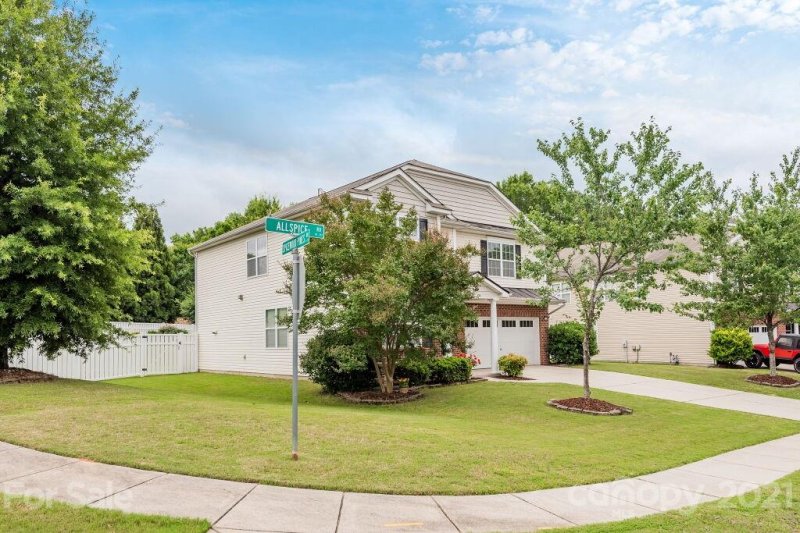 Property image 3 at 305 Allspice Road, Fort Mill, SC 29708